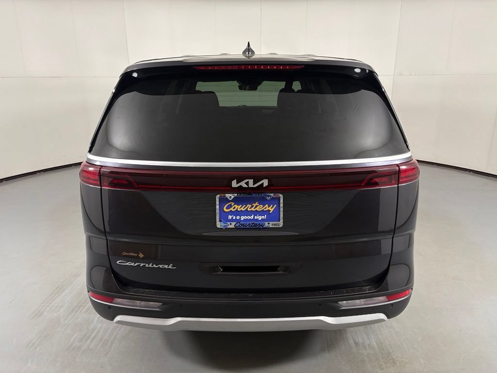 Used 2022 Kia Carnival LX FWD image 7