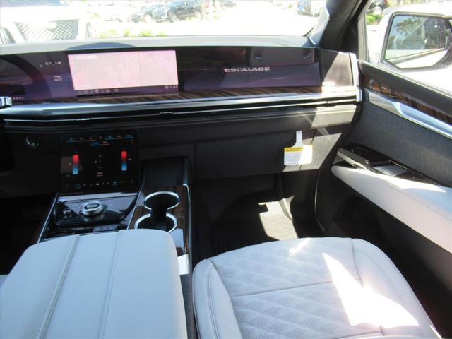 New 2026 Cadillac Escalade ESV Platinum Sport w/ LPO, ONYX Package image 14