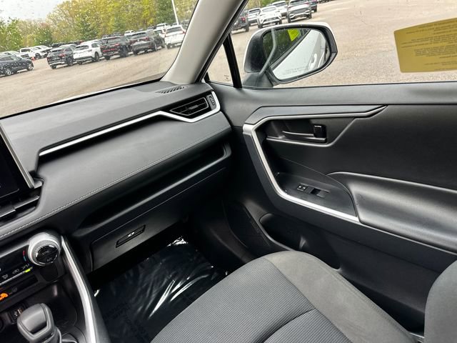 Used 2024 Toyota RAV4 LE AWD/4WD image 22