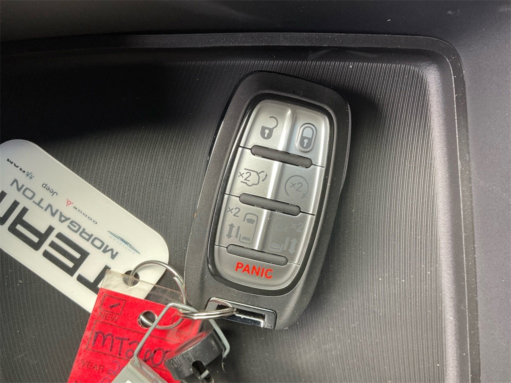 New 2026 Chrysler Pacifica Select w/ S Appearance Package image 36