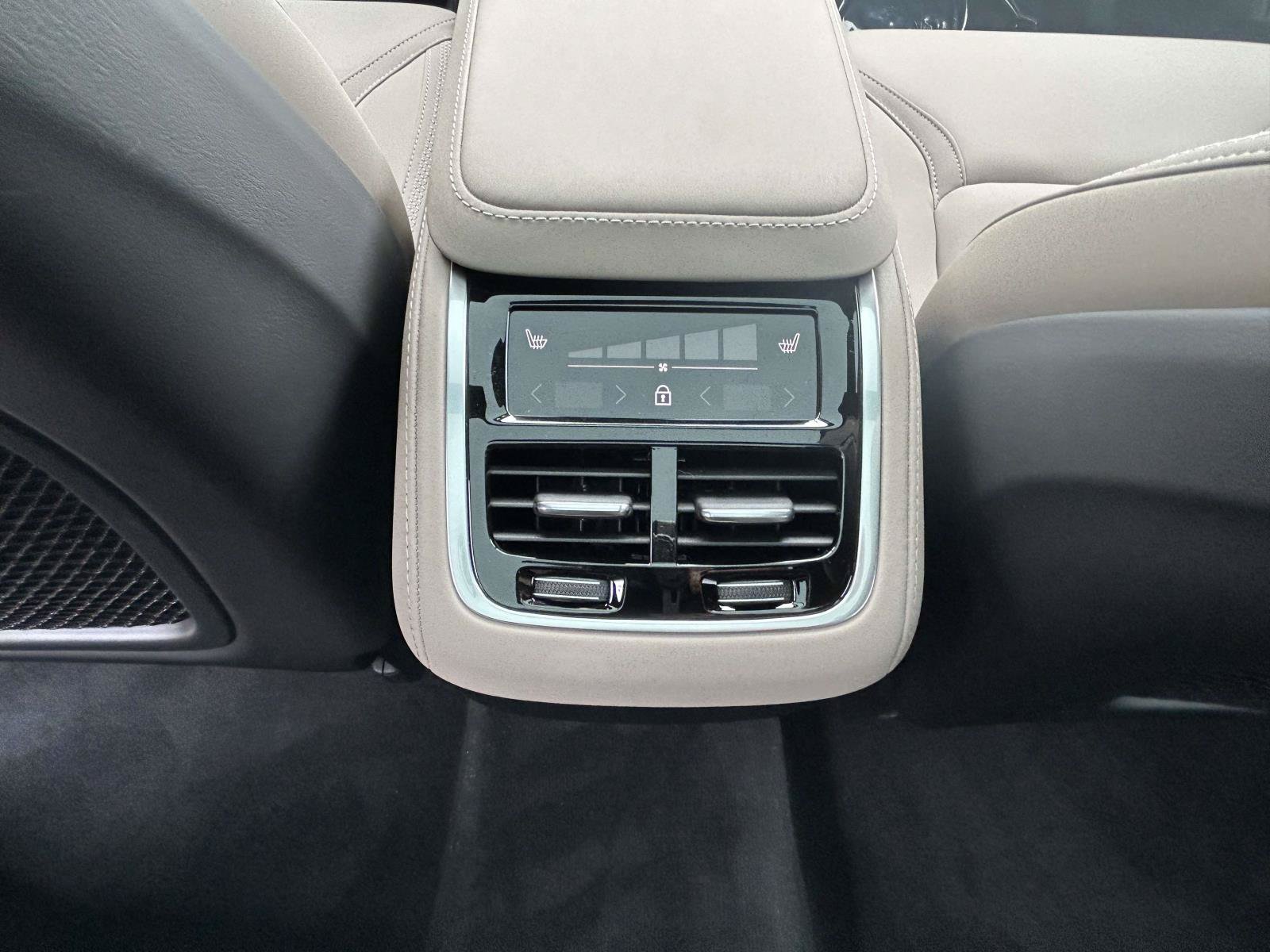 New 2026 Volvo XC90 B6 Plus AWD/4WD image 16
