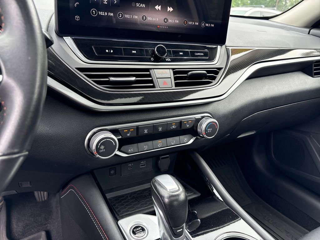 Certified 2024 Nissan Altima 2.5 SR w/ SR Premium Package FWD image 18