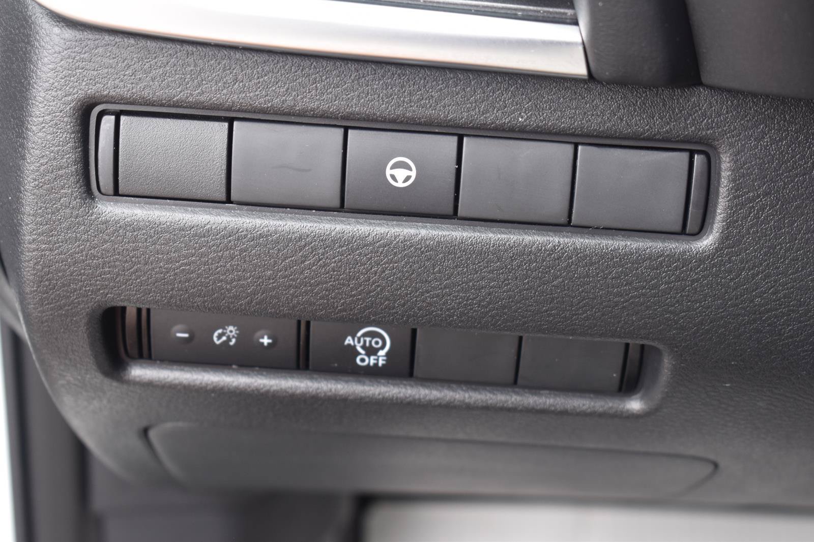 Used 2023 Nissan Rogue SV FWD image 42