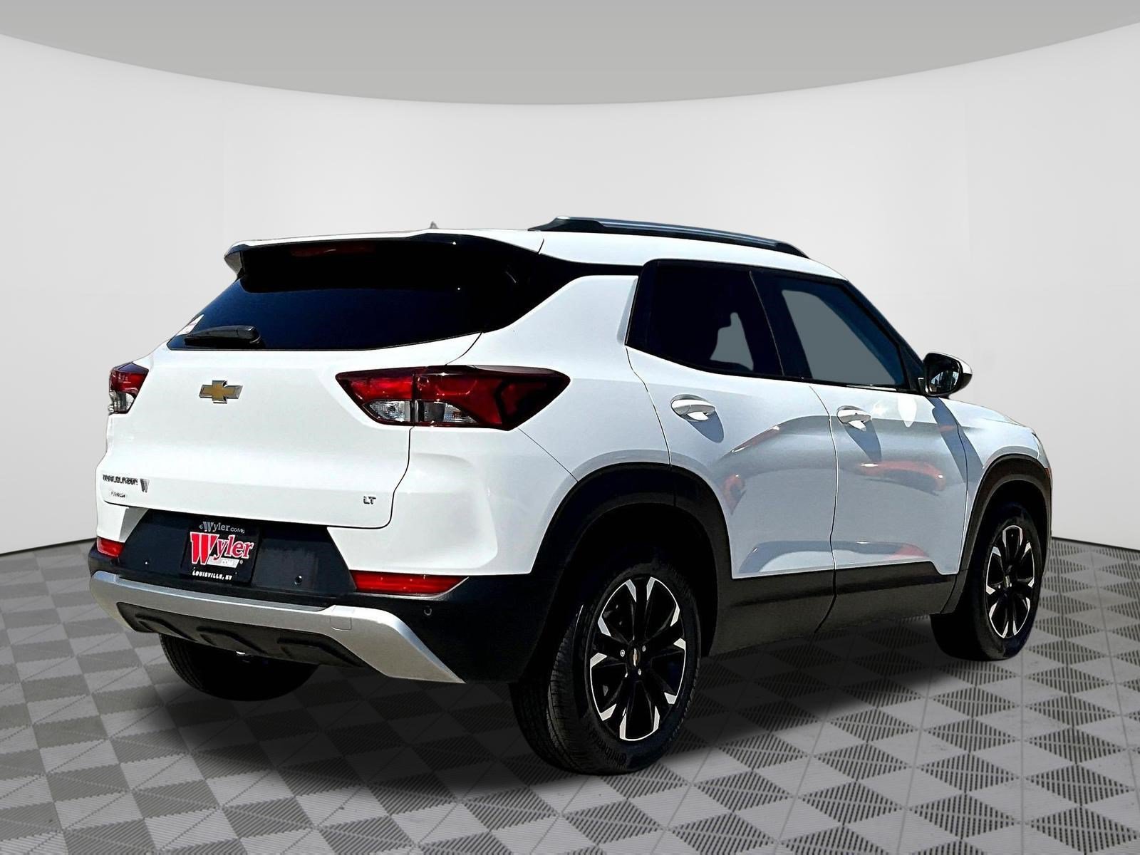 Used 2023 Chevrolet TrailBlazer LT w/ Convenience Package FWD image 6