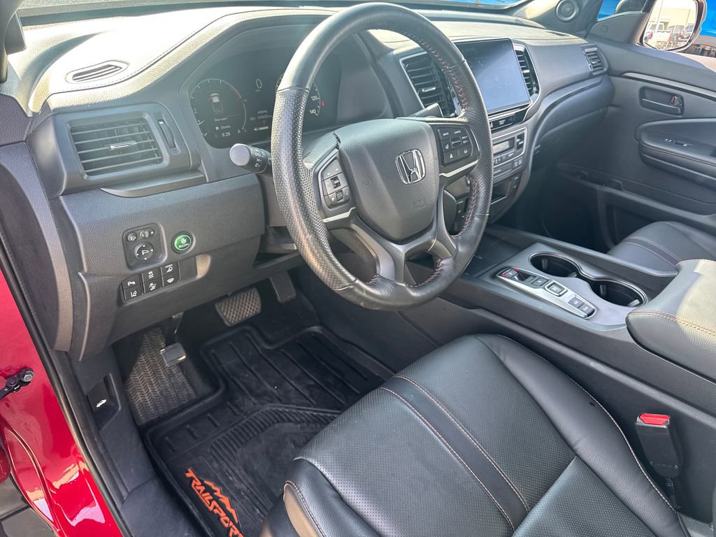 Used 2025 Honda Ridgeline TrailSport image 16