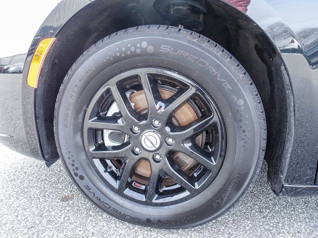 Used 2023 Chrysler Pacifica Touring-L image 17