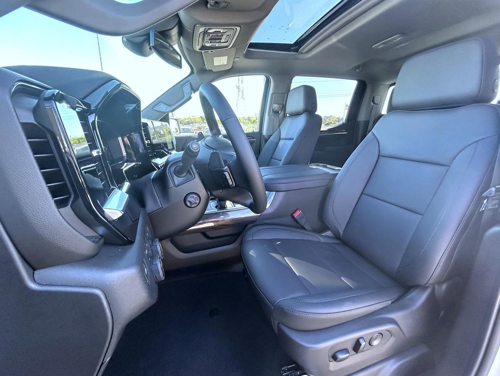 New 2026 Chevrolet Silverado 1500 LTZ w/ LTZ Premium Package image 10