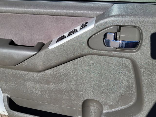 Used 2011 Nissan Pathfinder SV image 16