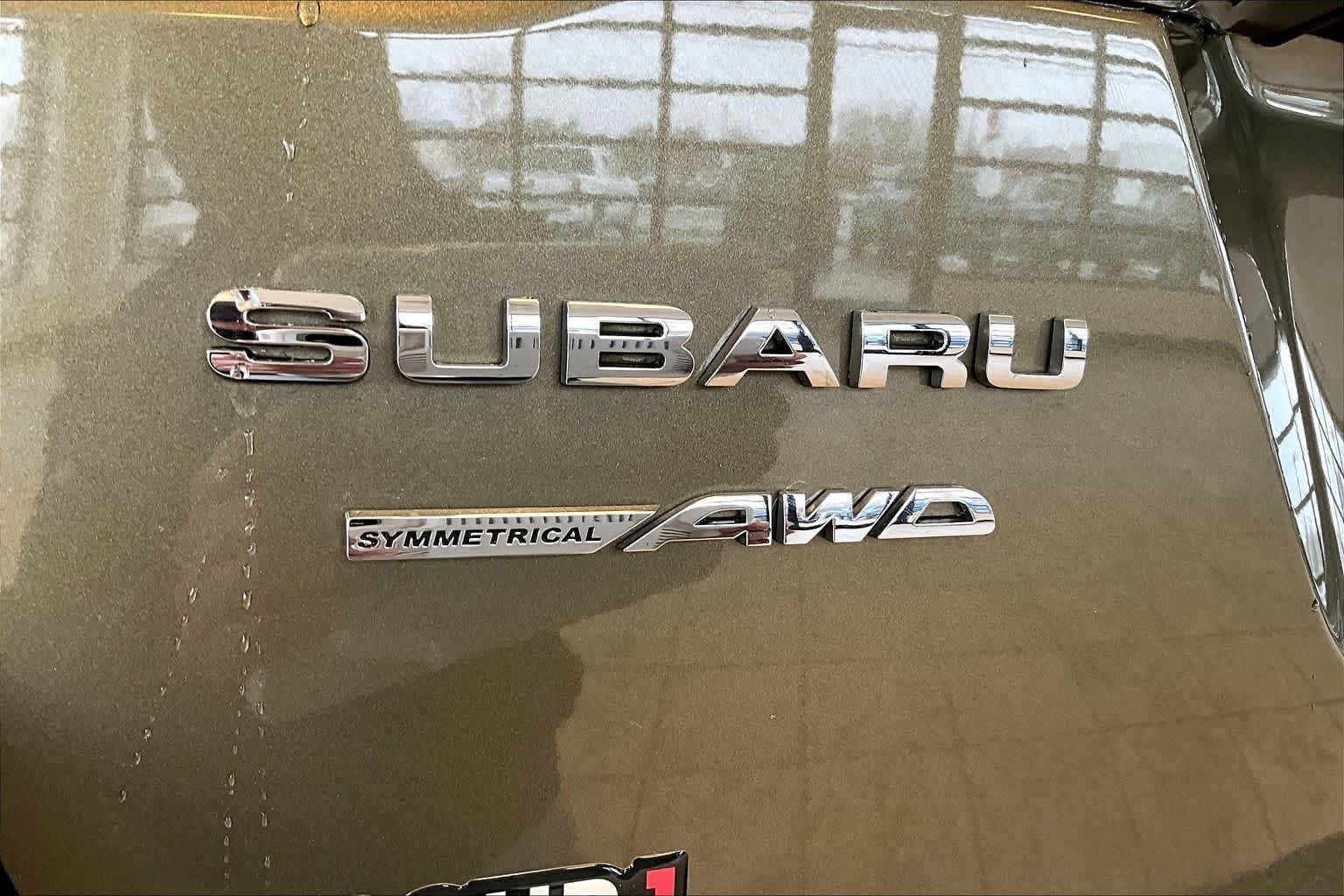 Used 2025 Subaru Outback Premium image 32