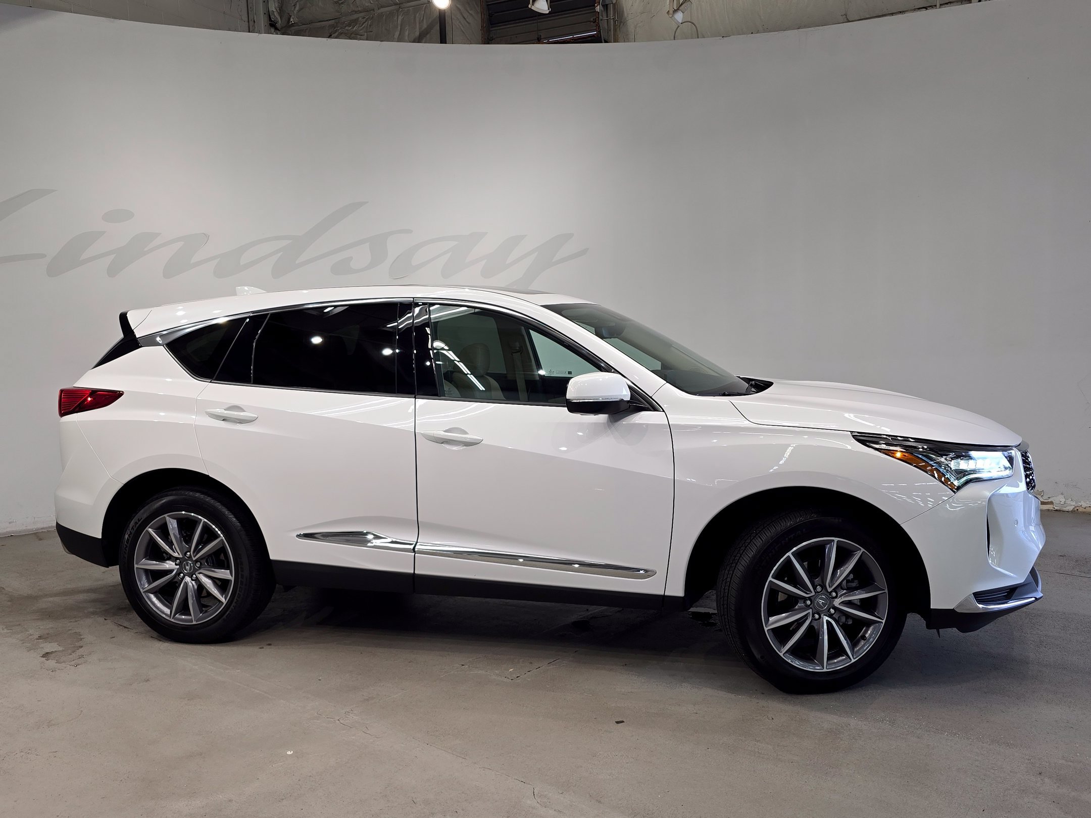 Certified 2024 Acura RDX w/ Technology Package AWD/4WD image 3