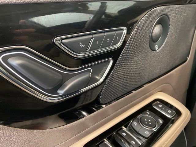 Used 2022 Lincoln Aviator Reserve w/ Elements Package Plus AWD/4WD image 13