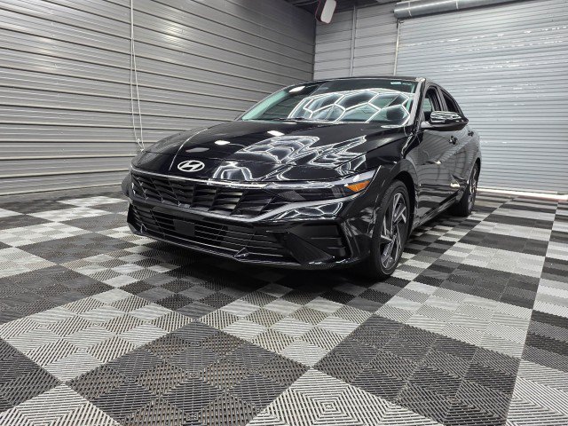 Used 2024 Hyundai Elantra Limited FWD image 44