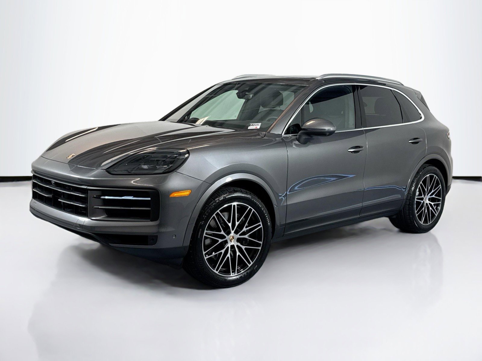 Used 2025 Porsche Cayenne image 1
