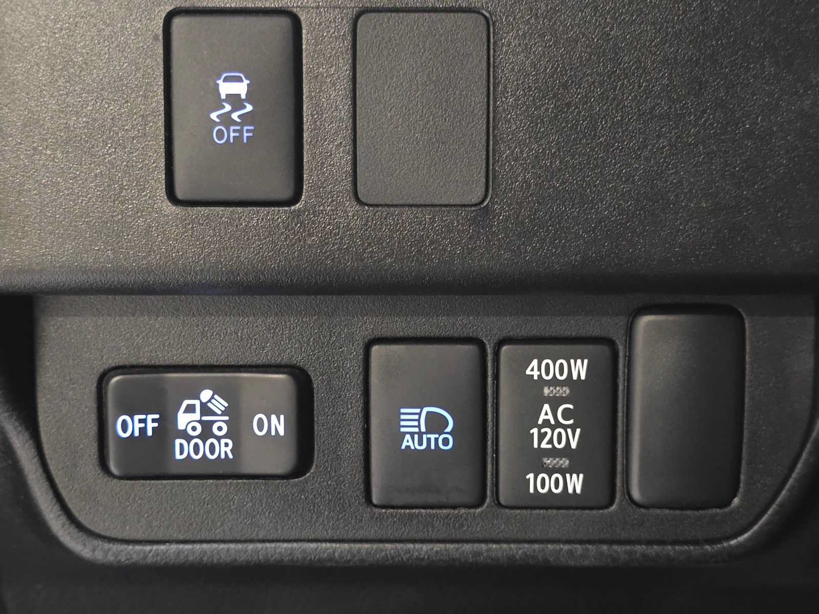 Used 2020 Toyota Tacoma TRD Off-Road w/ TRD Premium Off Road Package AWD/4WD image 17