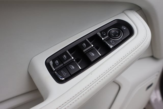 Used 2024 Porsche Macan S AWD/4WD image 12