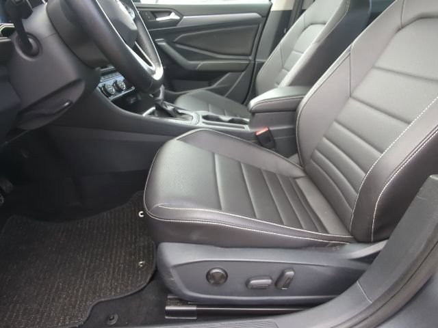 Used 2024 Volkswagen Jetta SE FWD image 10