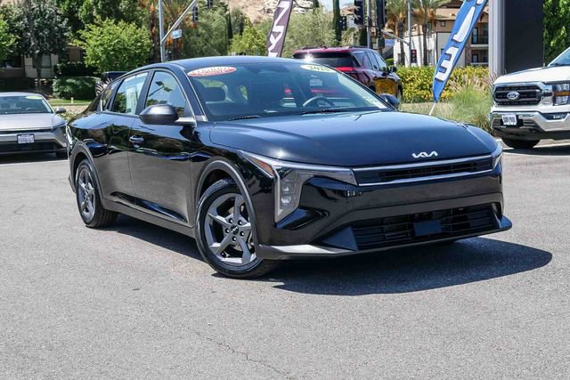 Certified 2025 Kia K4 LXS image 2