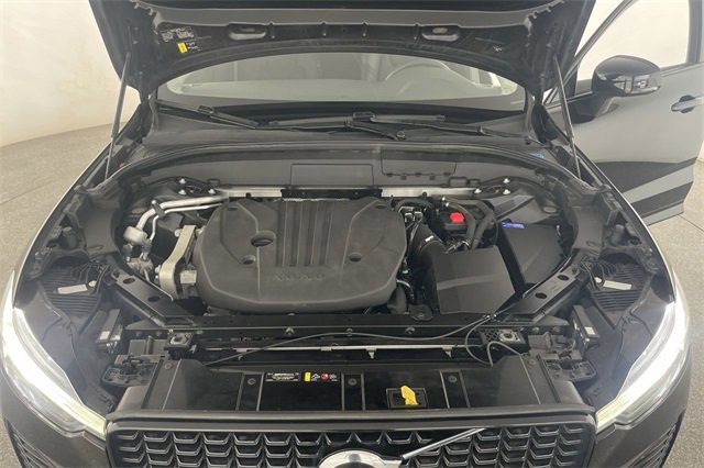 Used 2023 Volvo XC60 B5 Plus image 51