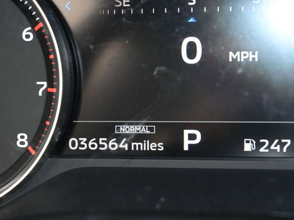 Used 2023 Mitsubishi Outlander SE image 34