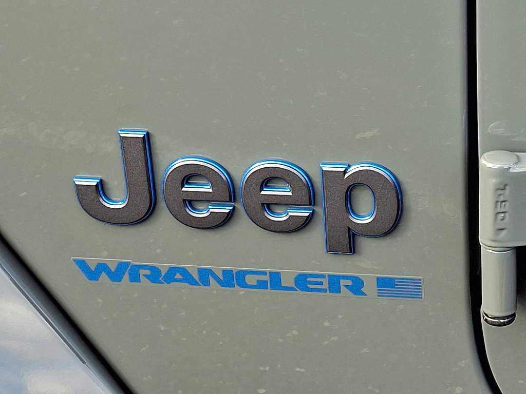 Used 2023 Jeep Wrangler Unlimited Sahara image 17
