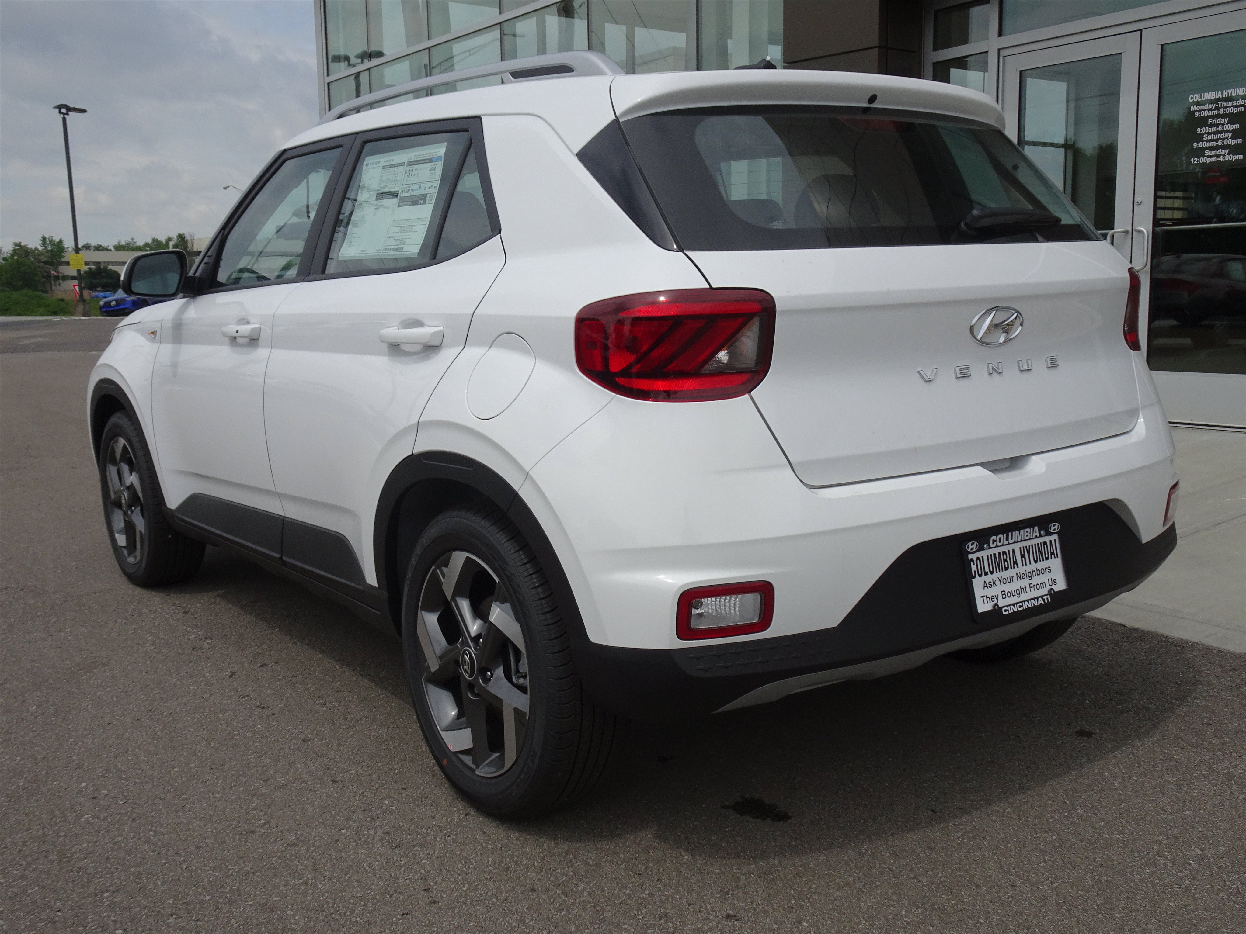 New 2026 Hyundai Venue SEL FWD image 3