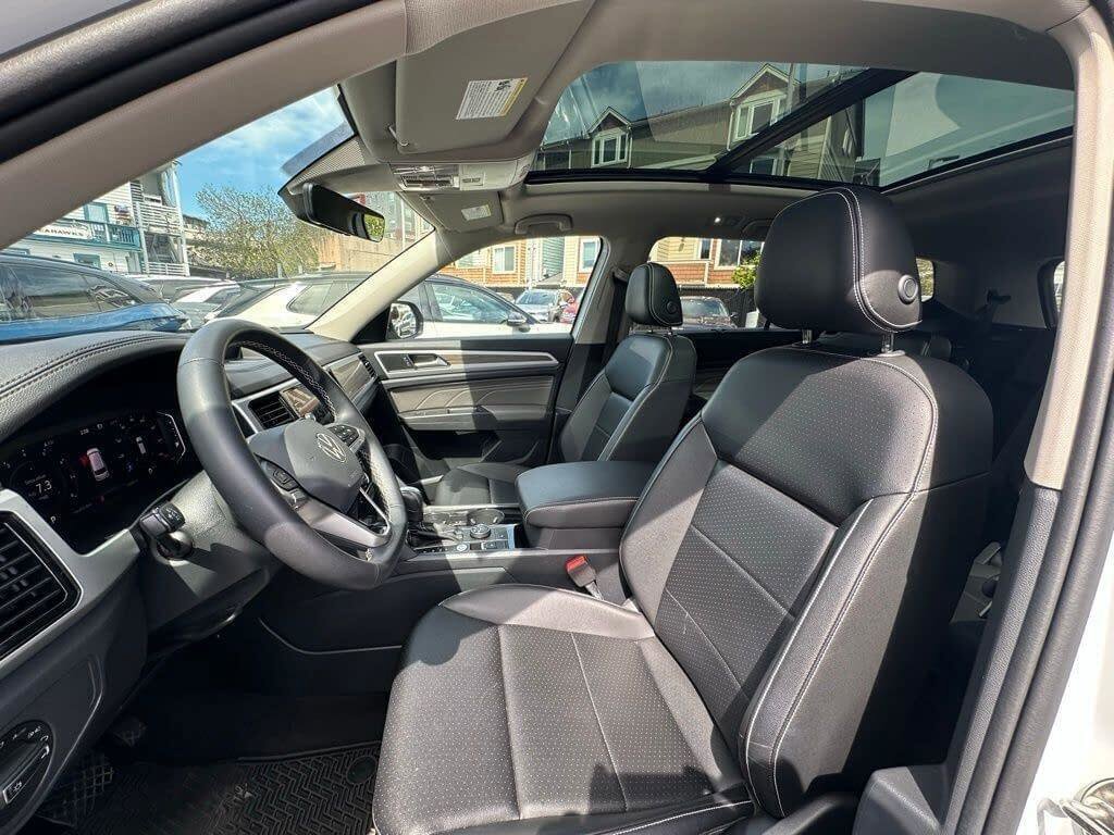 Used 2023 Volkswagen Atlas SEL AWD/4WD image 13