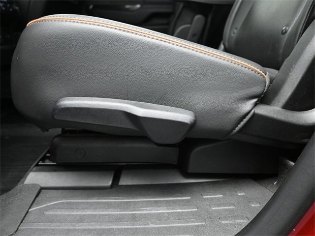 Used 2022 GMC Acadia AT4 w/ Technology Package image 10