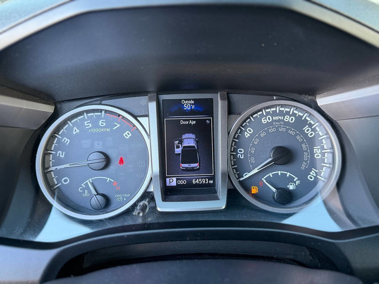 Used 2016 Toyota Tacoma TRD Sport image 12