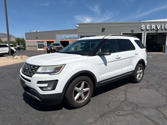 Used 2017 Ford Explorer XLT AWD/4WD image 18