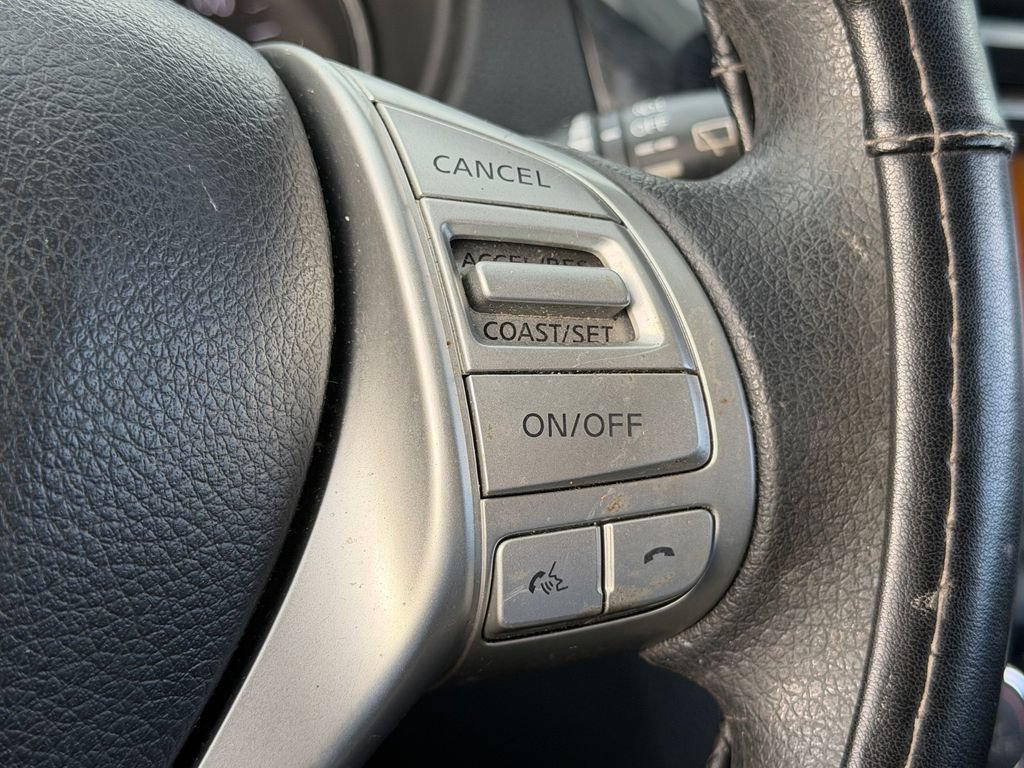 Used 2014 Nissan Rogue SV FWD image 22