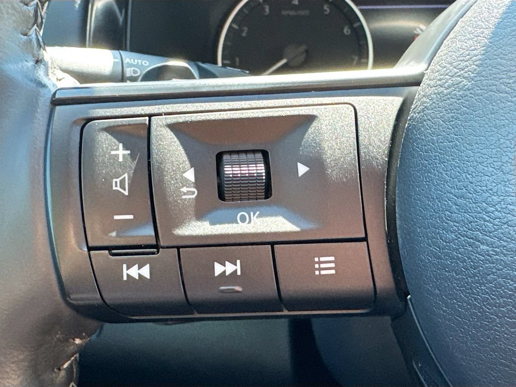 Certified 2025 Nissan Pathfinder SV AWD/4WD image 12