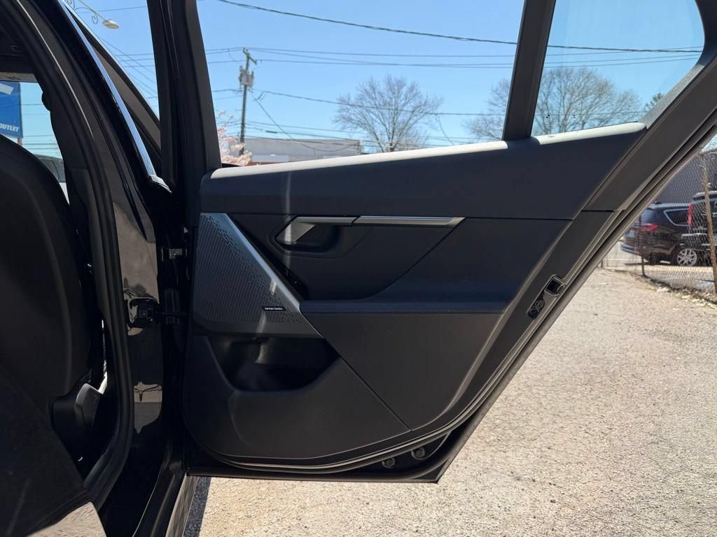 Used 2026 BMW 530i RWD image 17