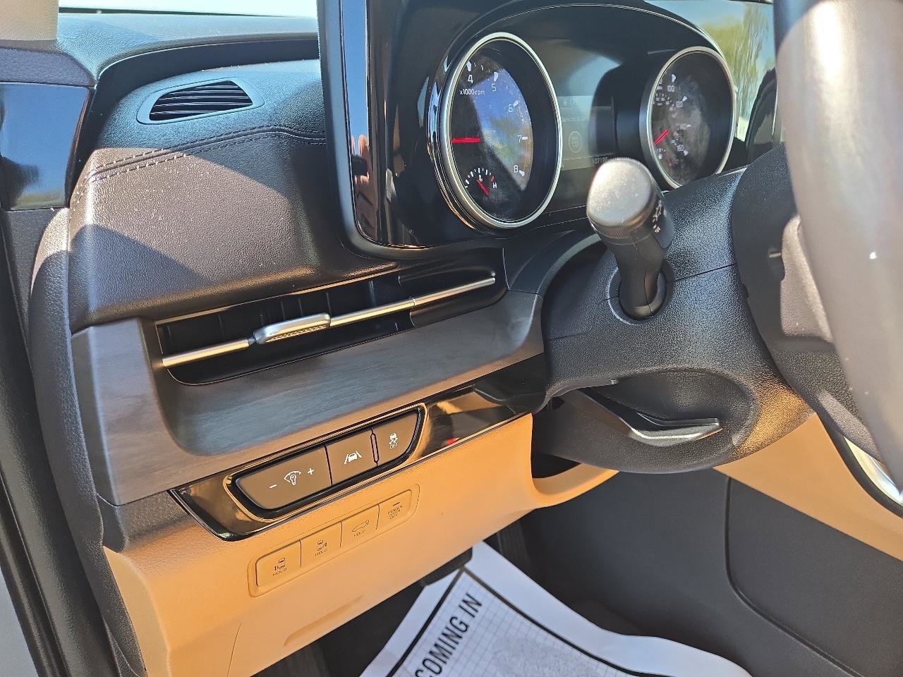 Used 2022 Kia Carnival EX FWD image 24