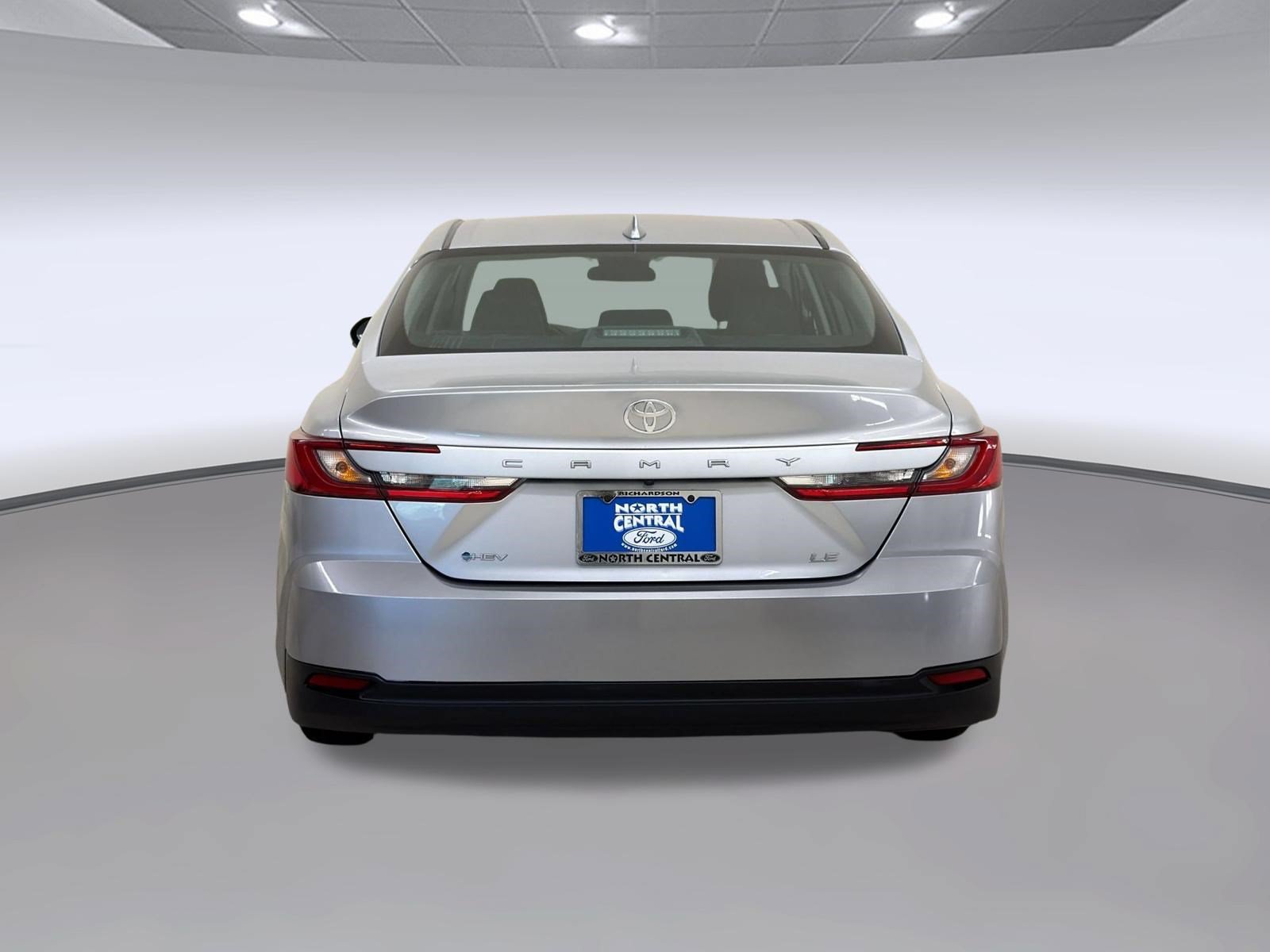Used 2025 Toyota Camry LE FWD image 10