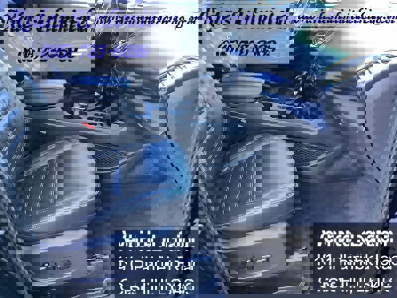 Used 2017 Ford Escape Titanium image 32