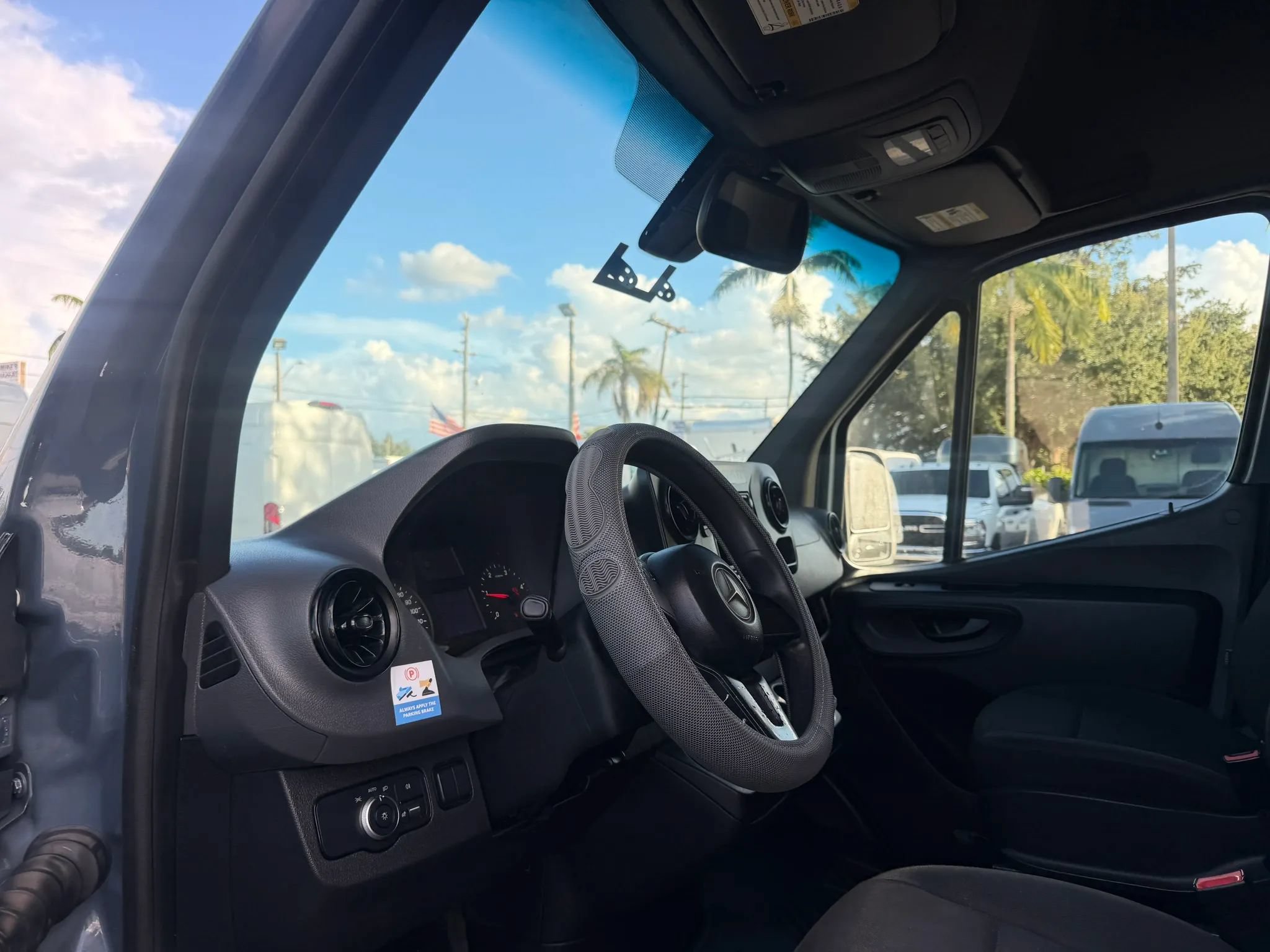 Used 2019 Mercedes-Benz Sprinter 170 image 12