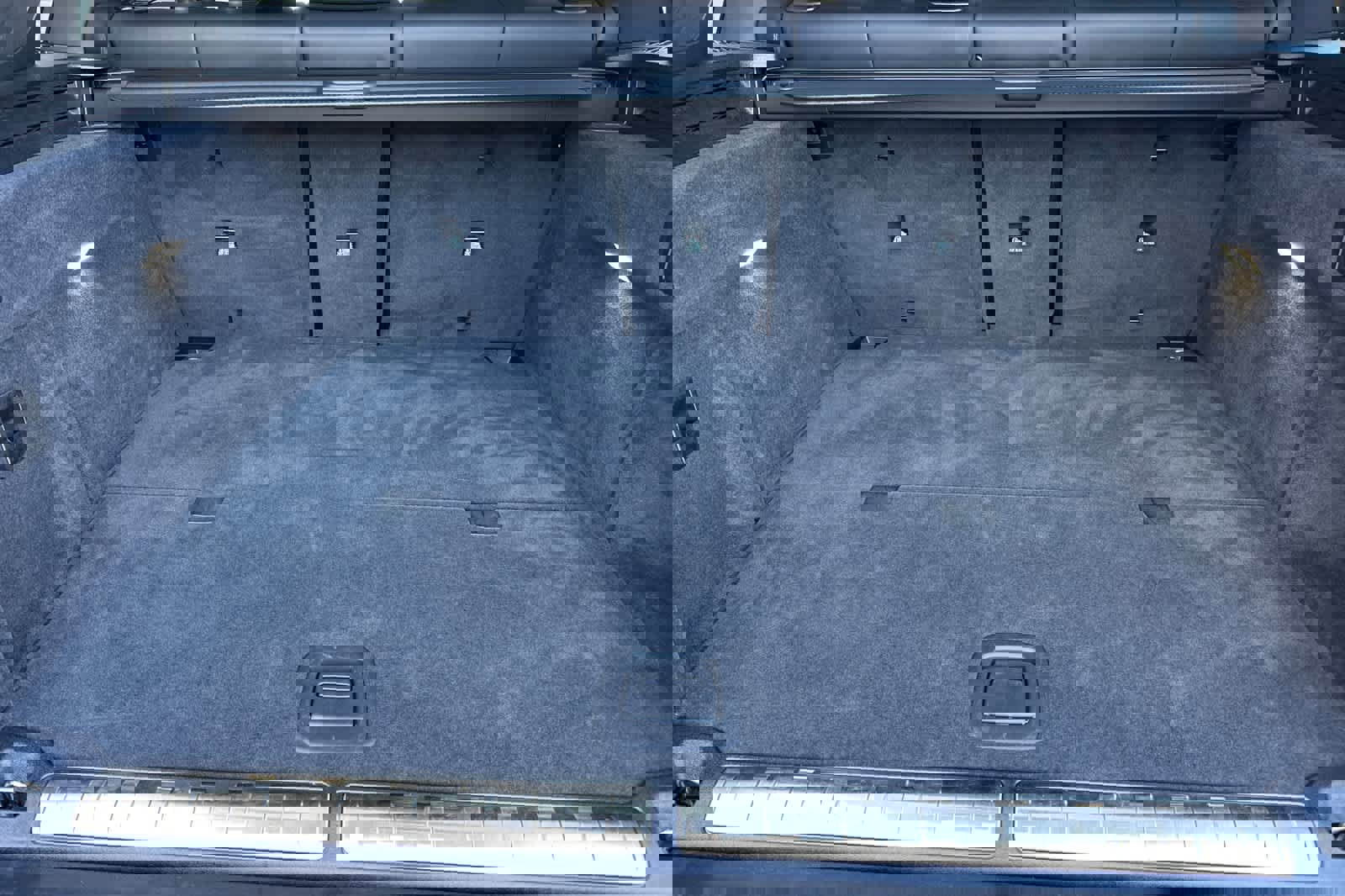 Used 2025 BMW X5 xDrive50e w/ Premium Package image 16