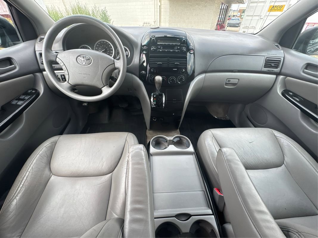Used 2005 Toyota Sienna LE image 30