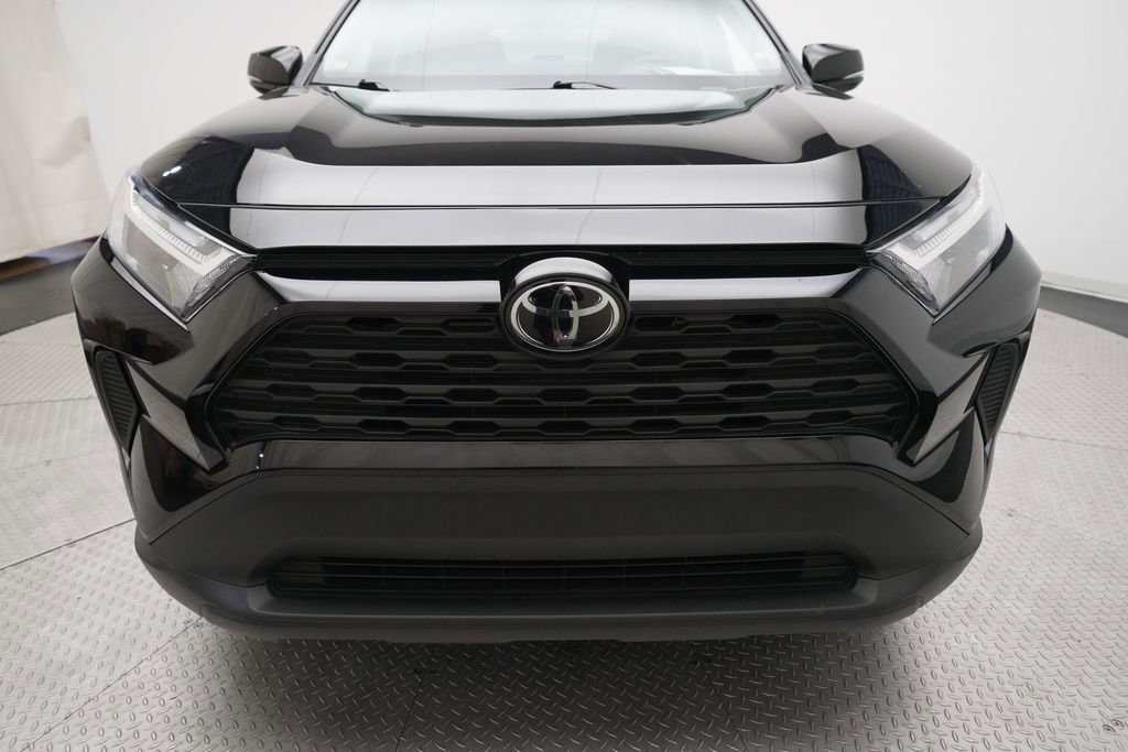 Used 2025 Toyota RAV4 XLE image 20