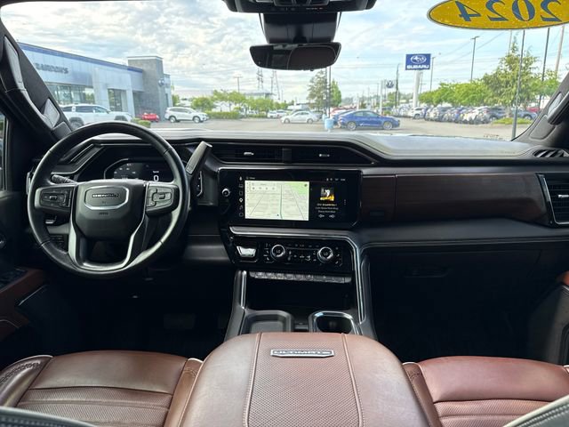 Used 2024 GMC Sierra 3500 Denali Ultimate AWD/4WD image 11