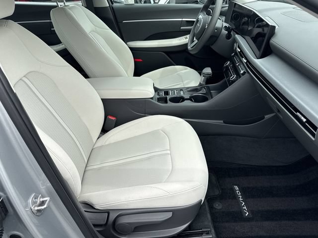 Used 2025 Hyundai Sonata SE FWD image 16