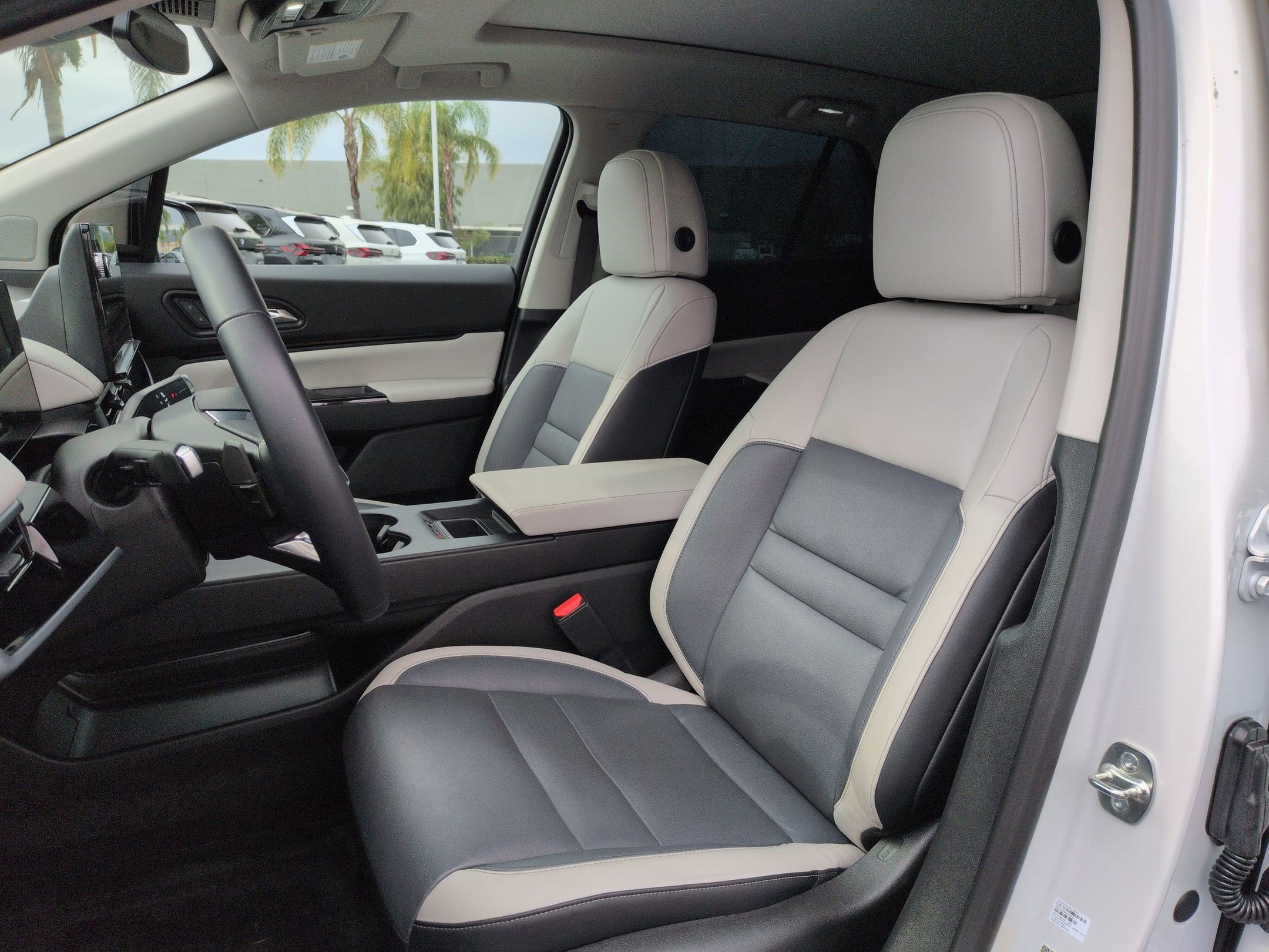 Used 2025 Honda Prologue Touring image 16