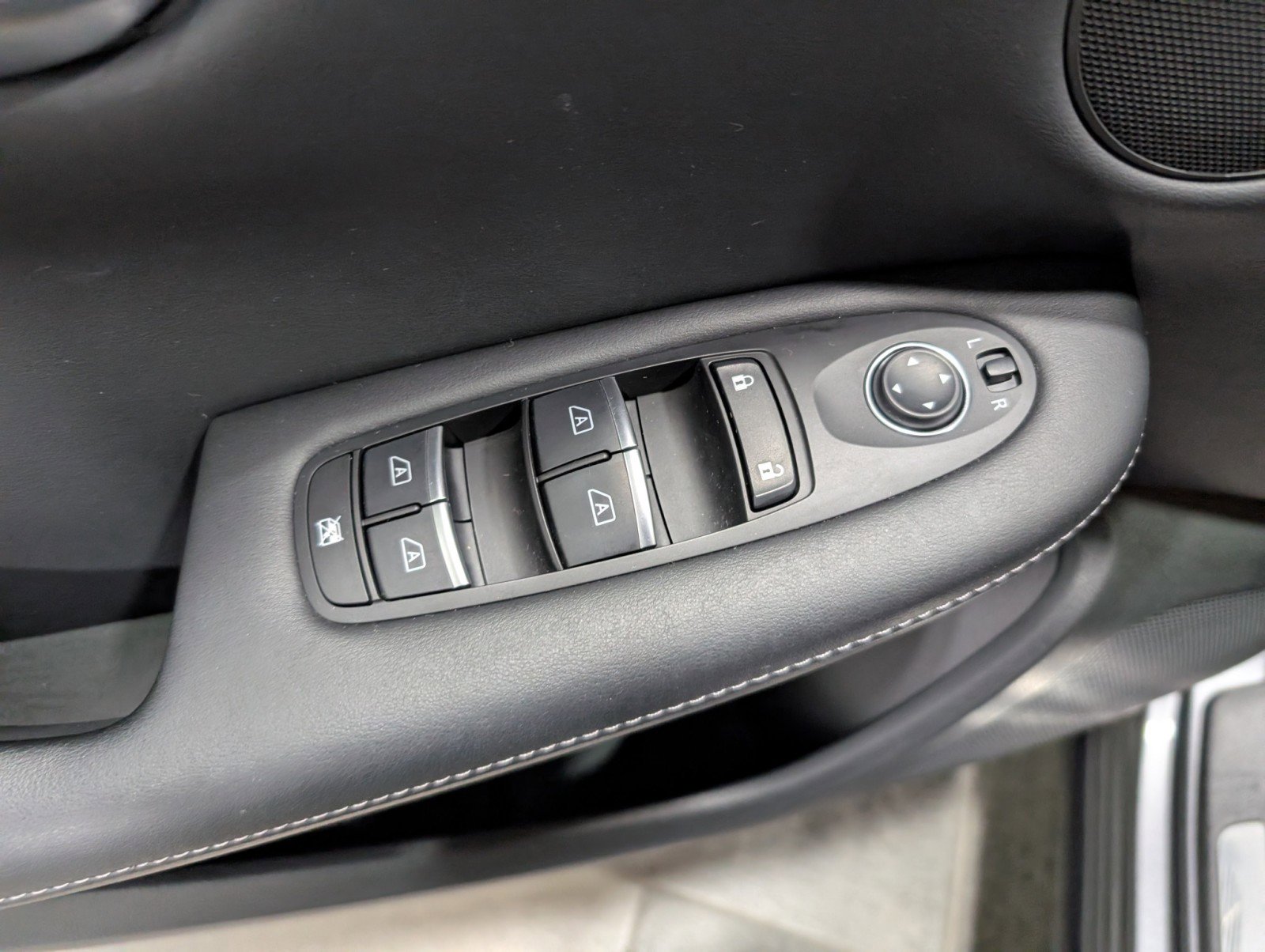 Used 2023 INFINITI QX50 Pure image 13