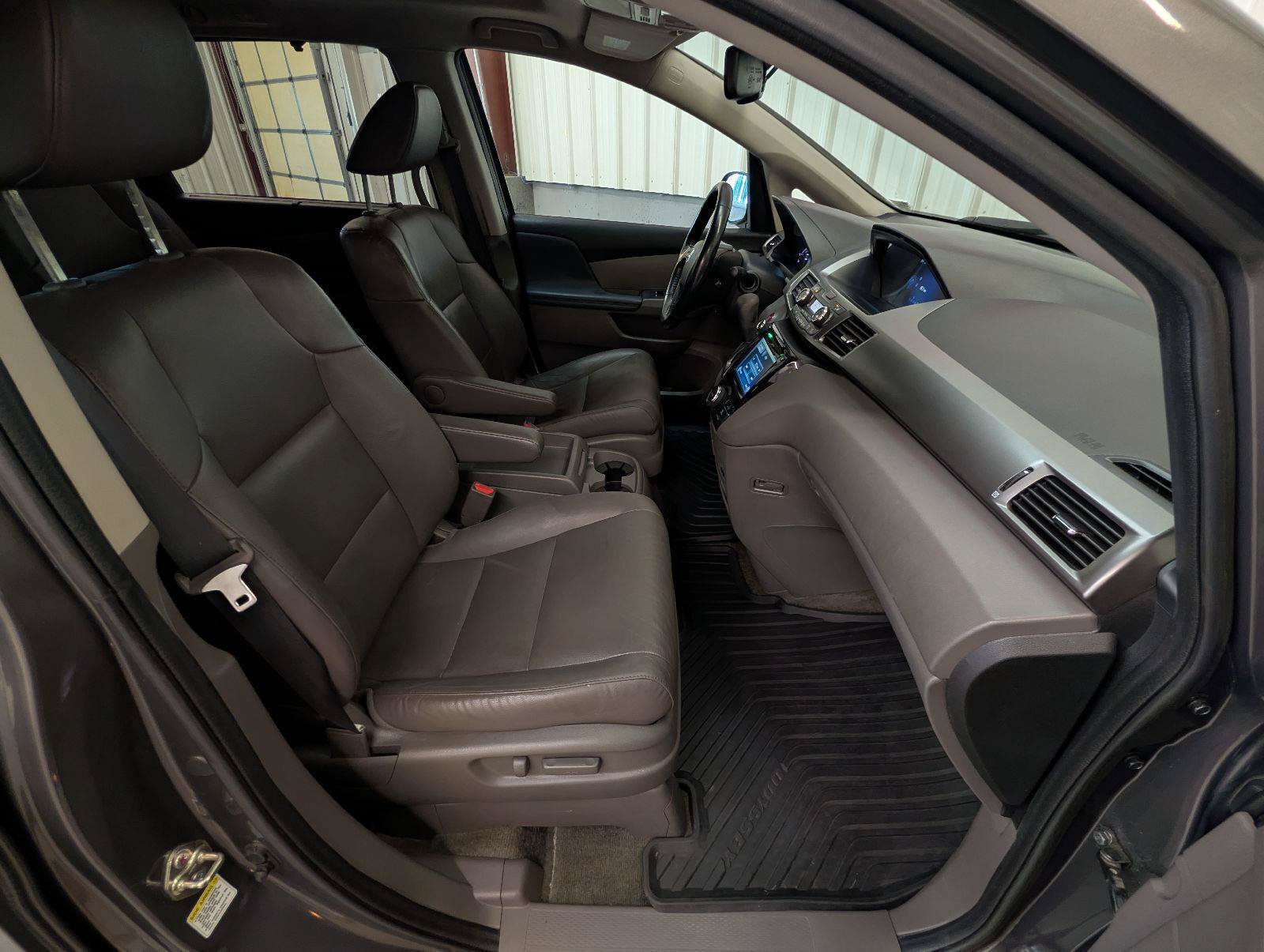 Used 2015 Honda Odyssey EX-L image 32