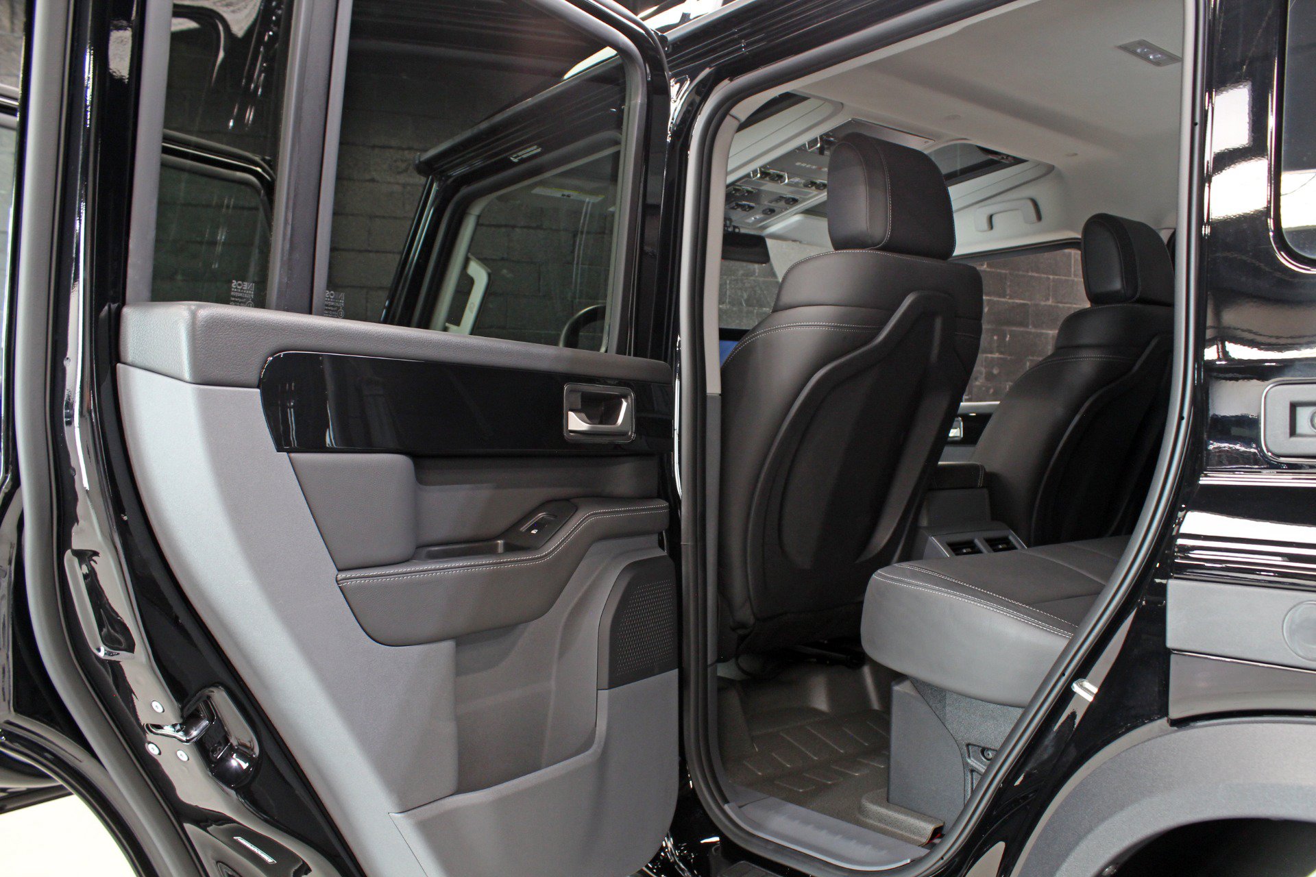 Used 2024 INEOS Grenadier Station Wagon AWD/4WD image 48