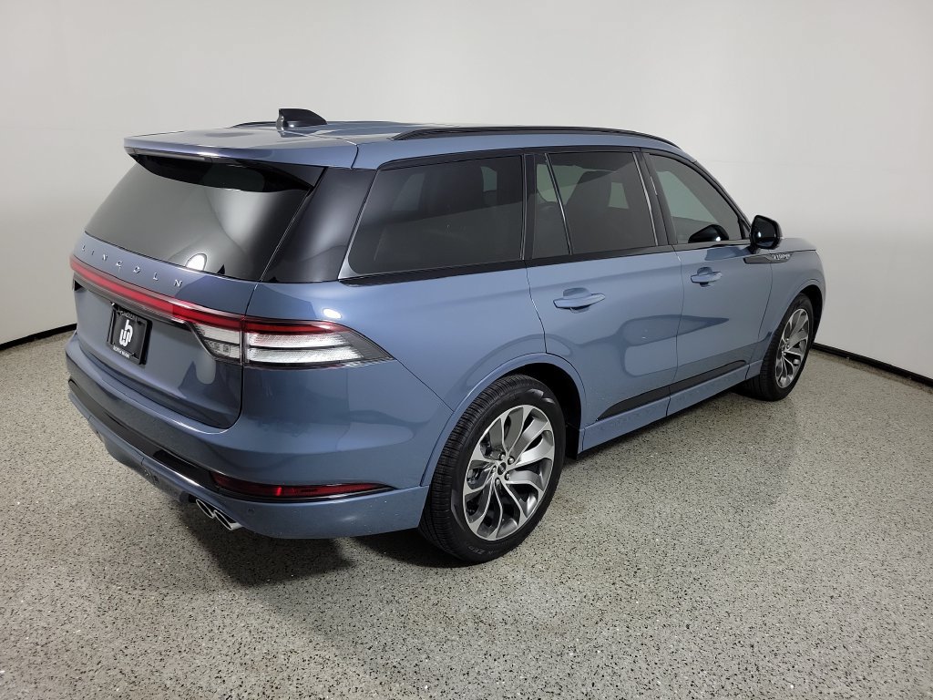 New 2026 Lincoln Aviator 2WD w/ Jet Appearance Package image 4