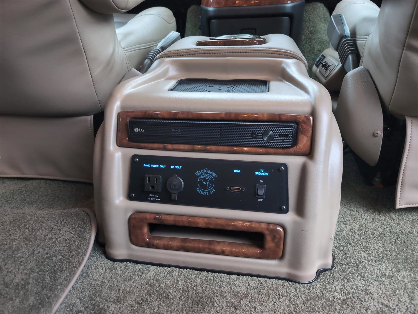 Used 2022 Chevrolet Express 2500 Extended w/ Enhanced Convenience Package image 28