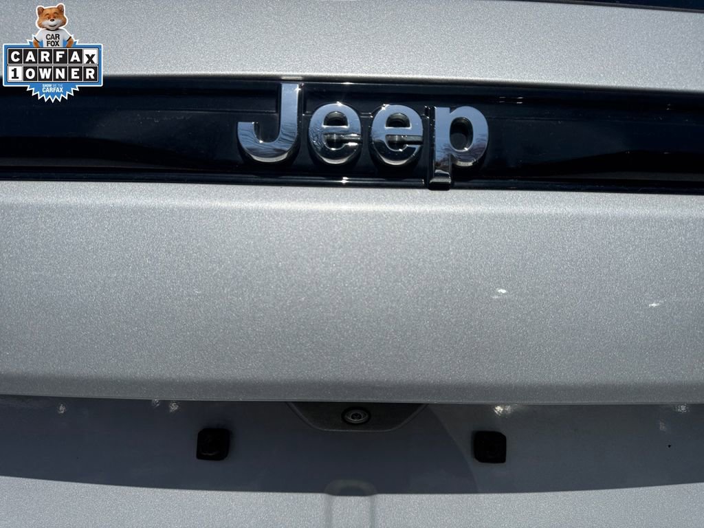 Certified 2023 Jeep Grand Cherokee Limited AWD/4WD image 17