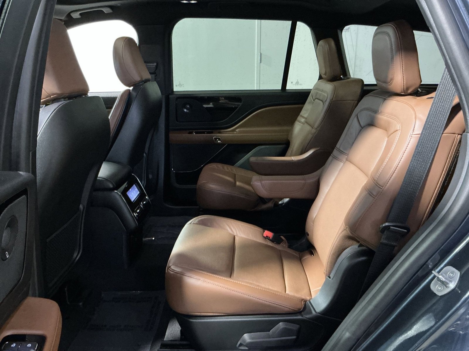 Used 2023 Lincoln Aviator Reserve w/ Elements Package Plus image 32