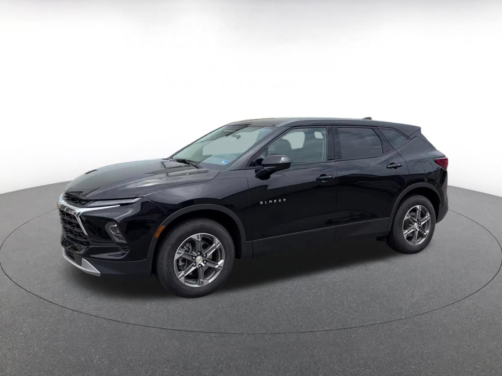 Used 2025 Chevrolet Blazer LT FWD image 7